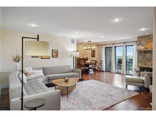 MLS: 3310042 Condo For Sale