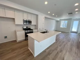 Photo #4: 3312218 Listing