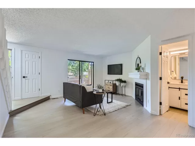 MLS: 3319933 Condo For Sale