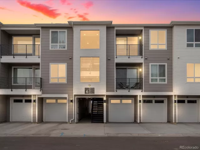 MLS: 3323323 Condo For Sale