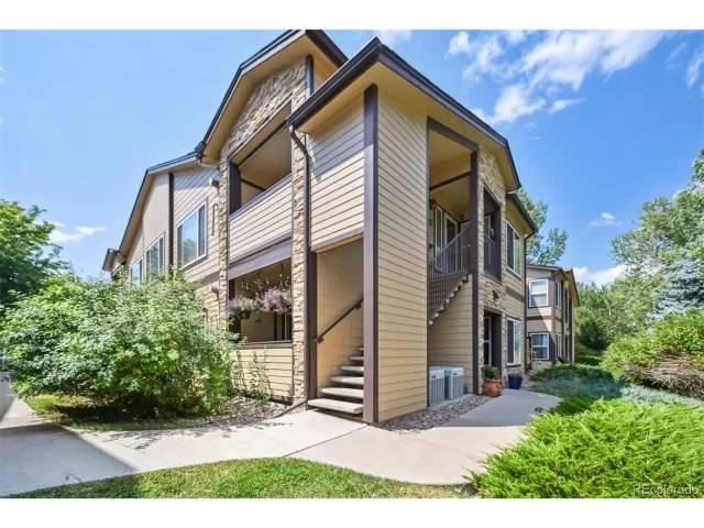 MLS: 3326693 Condo For Sale