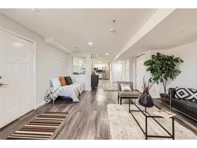 MLS: 3331791 Condo For Sale