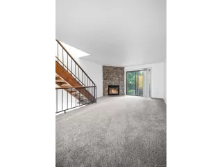 Photo #5: 3331883 Listing