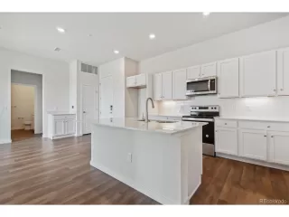 Photo #6: 3332768 Listing