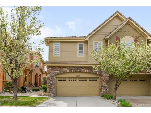 MLS: 3332903 Condo For Sale