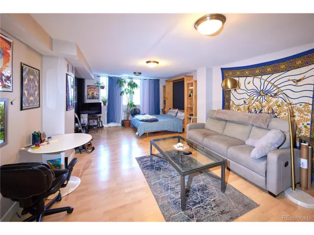 MLS: 3333202 Condo For Sale