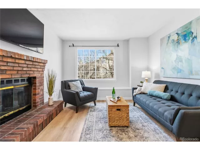 MLS: 3333718 Condo For Sale