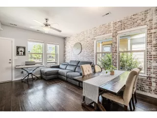 Photo #4: 3340868 Listing