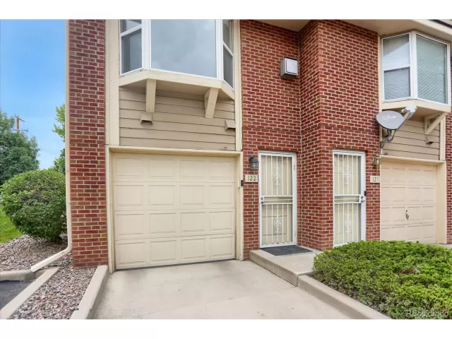 MLS: 3347299 Condo For Sale