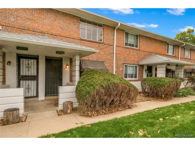 MLS: 3349923 Condo For Sale