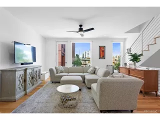 Photo #2: 3353000 Listing 