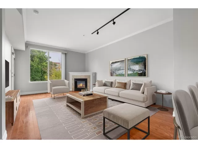 MLS: 3353826 Condo For Sale