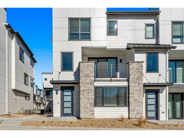 MLS: 3355573 Condo For Sale