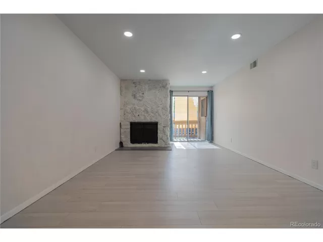 MLS: 3371027 Condo For Sale