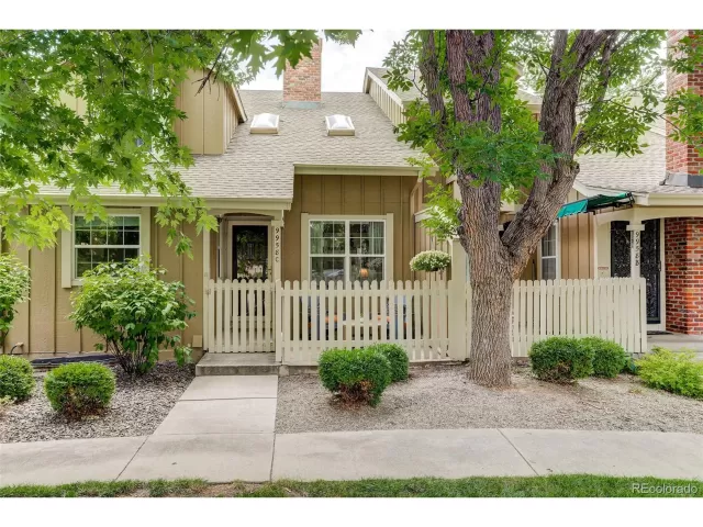 MLS: 3371297 Condo For Sale