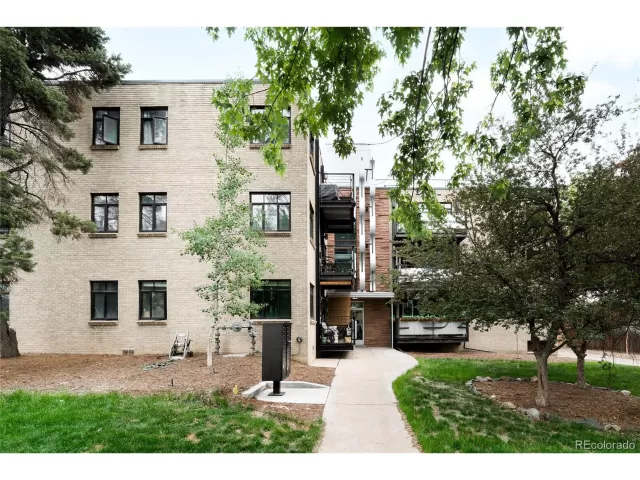 MLS: 3371461 Condo For Sale