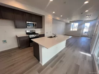 Photo #4: 3373207 Listing