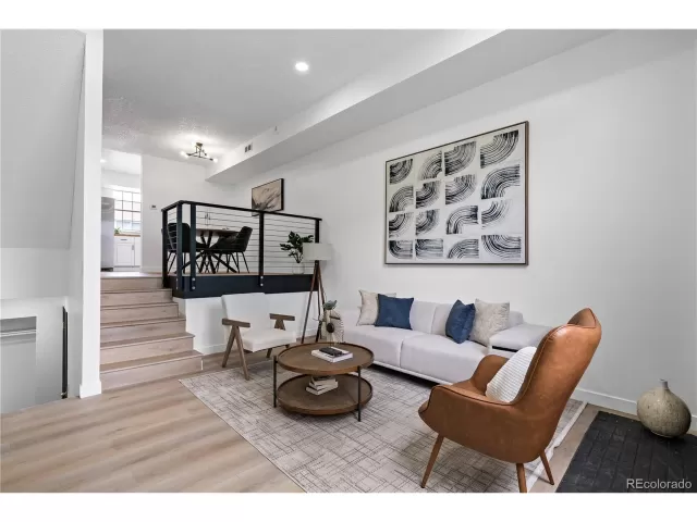 MLS: 3373549 Condo For Sale