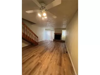 Photo #3: 3377236 Listing