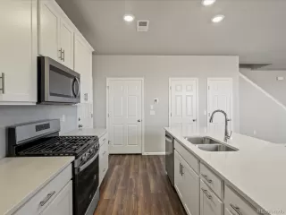 Photo #5: 3384163 Listing