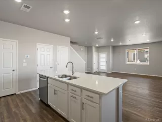 Photo #6: 3384163 Listing