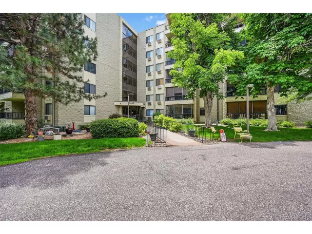 MLS: 3385582 Condo For Sale