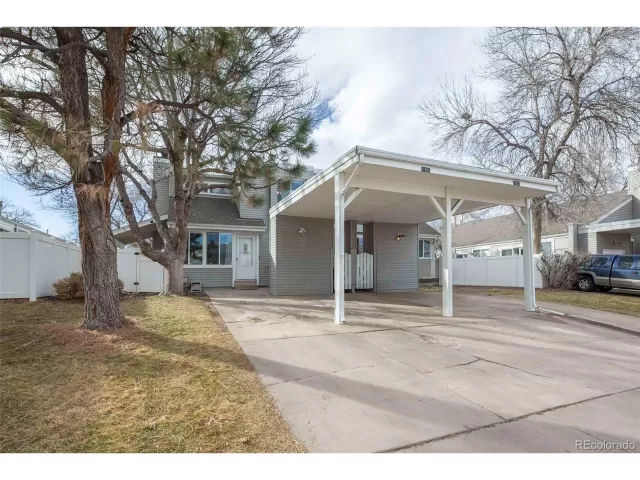 MLS: 3386660 Condo For Sale