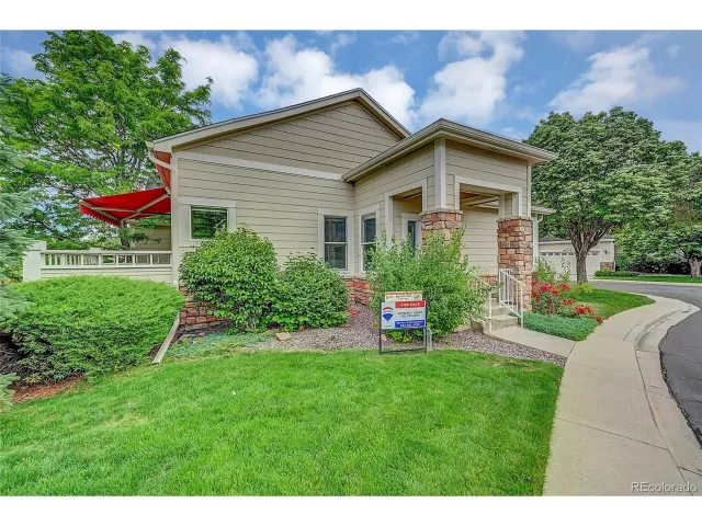 MLS: 3386685 Condo For Sale