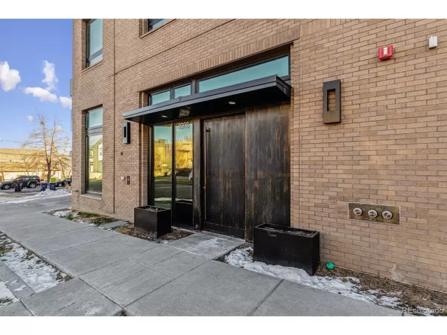 MLS: 3390174 Condo For Sale