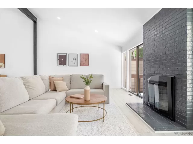 MLS: 3390218 Condo For Sale