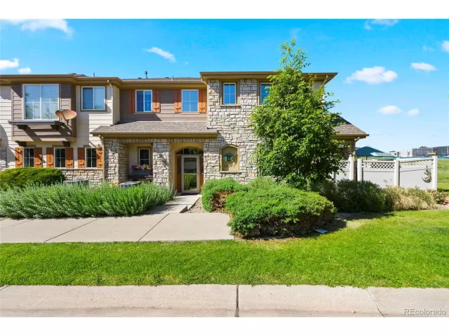 MLS: 3395578 Condo For Sale