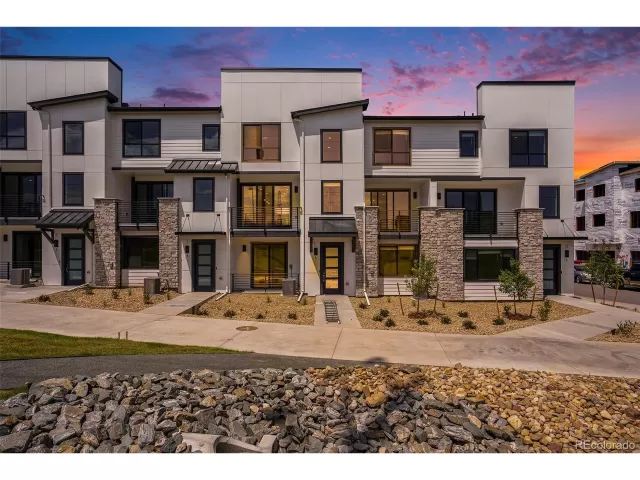 MLS: 3396546 Condo For Sale