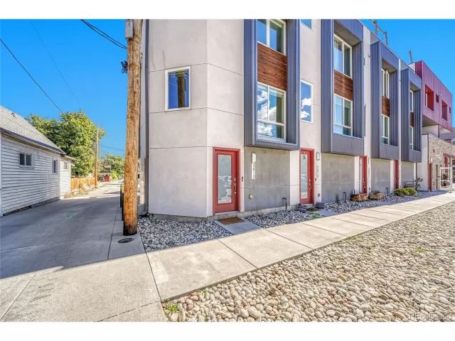 MLS: 3398468 Condo For Sale