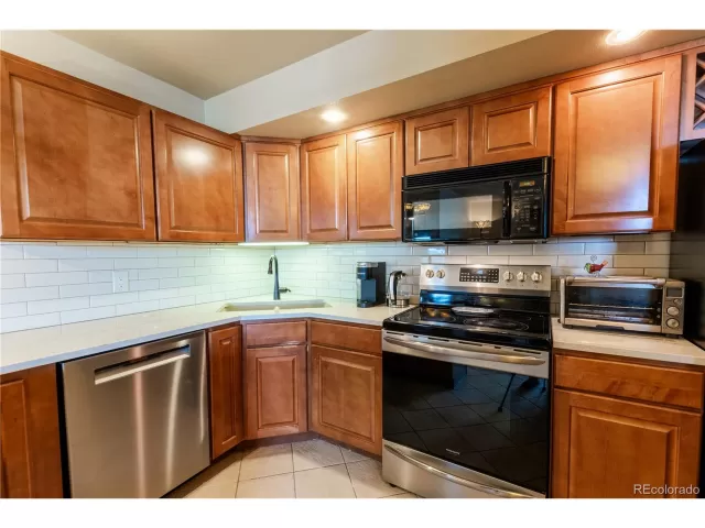 MLS: 3412973 Condo For Sale