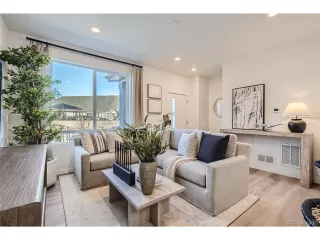 Photo #4: 3421260 Listing