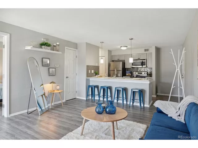 MLS: 3423582 Condo For Sale