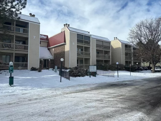 MLS: 3425977 Condo For Sale