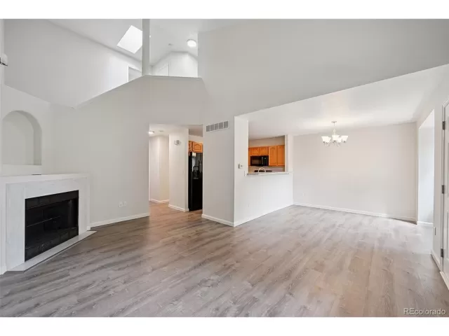 MLS: 3427243 Condo For Sale