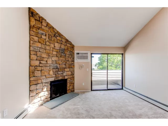 MLS: 3428754 Condo For Sale