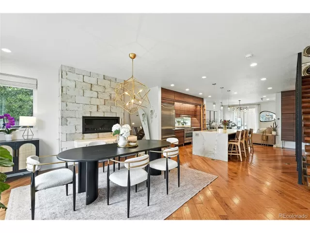 MLS: 3433749 Condo For Sale