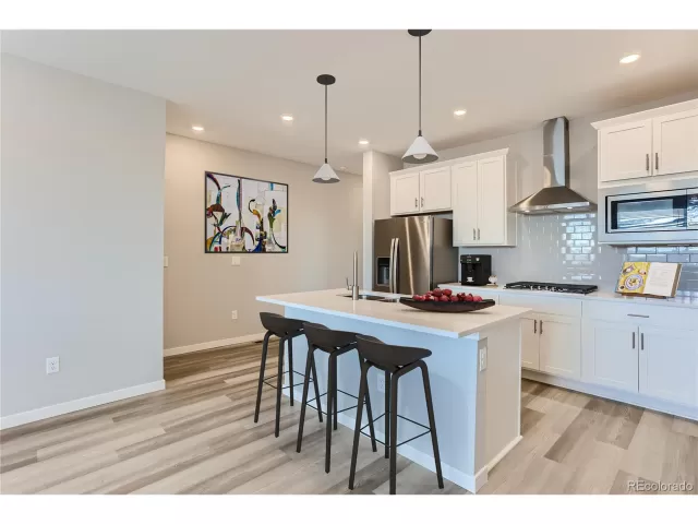 MLS: 3434401 Condo For Sale