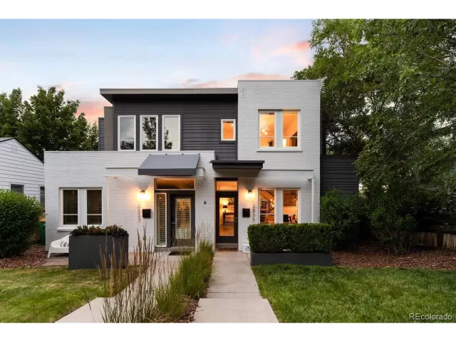 MLS: 3434898 Condo For Sale