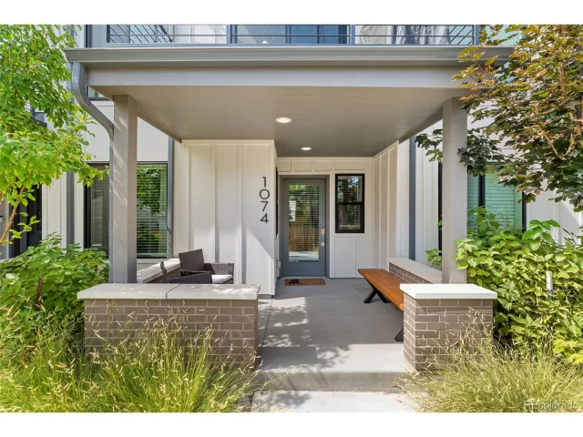 MLS: 3446570 Condo For Sale