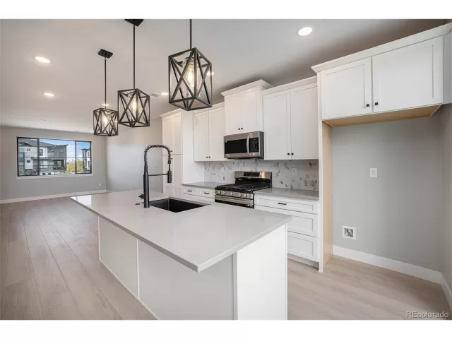 MLS: 3447976 Condo For Sale