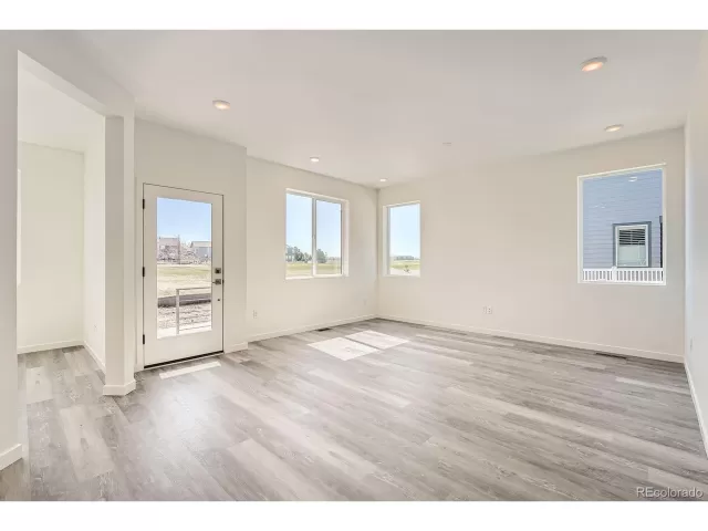 MLS: 3450719 Condo For Sale