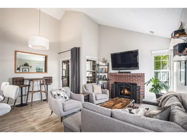 MLS: 3462738 Condo For Sale