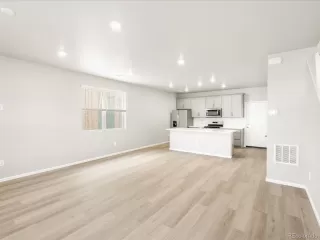 Photo #2: 3468921 Listing