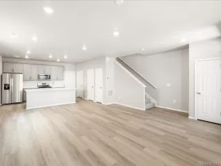 Photo #3: 3468921 Listing