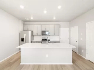 Photo #5: 3468921 Listing