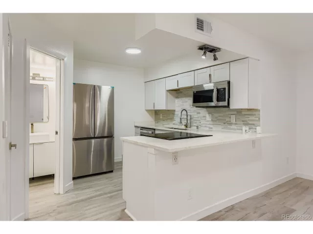 MLS: 3480836 Condo For Sale